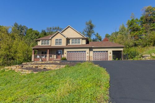 908 87th Ave, Hudson, WI, 54016-7074 | Card Image