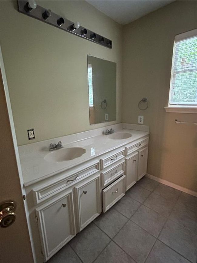 15930 Stagecoach Rd, House other with 3 bedrooms, 2 bathrooms and null parking in Stagecoach TX | Image 24