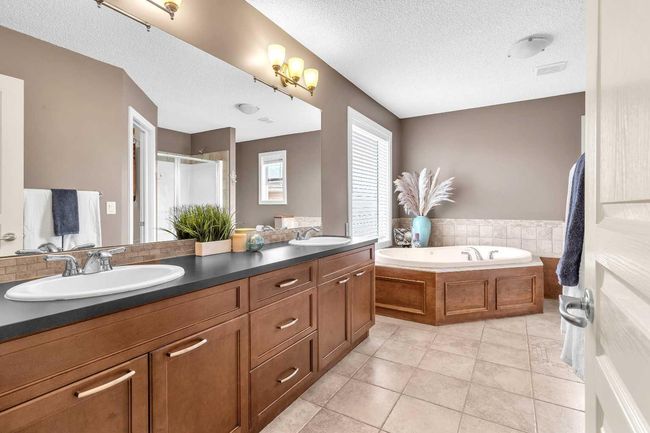 6 Drake Landing Road, House other with 5 bedrooms, 4 bathrooms and 4 parking in Okotoks AB | Image 21