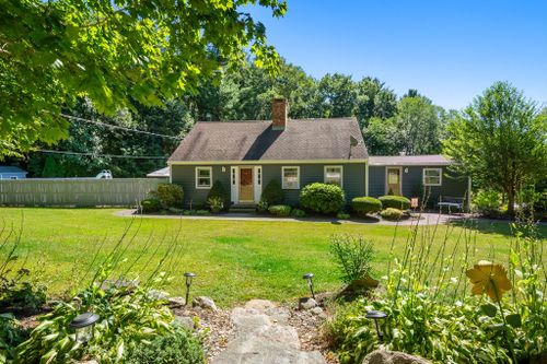 32 Dickinson Dr, Granville, MA, 01034-9511 | Card Image