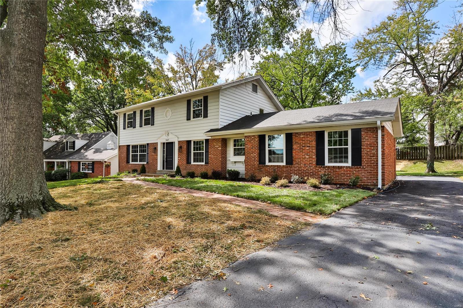 Meadowbrook Dr, Ballwin, MO 63011