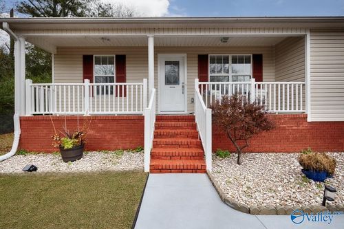 222 Mary Jo Isom Ln, Arab, AL, 35016-4287 | Card Image