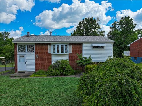 565 Anderson Ave, Pittsburgh, PA, 15239-1301 | Card Image
