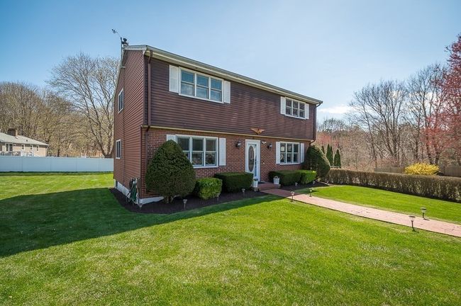 6 Saint Peters Ln, House other with 3 bedrooms, 3 bathrooms and 4 parking in Gloucester MA | Image 5