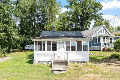 32 Ells Rd, Hampstead, NH, 03841-2604 | Card Image