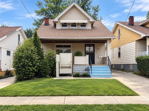 3942 E 121st Street, Cleveland, OH, 44105 | Card Image