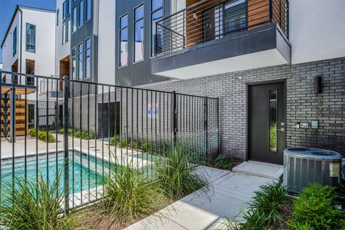 apt-203-2180 Bennett Ave, Dallas, TX, 75206-0107 | Card Image