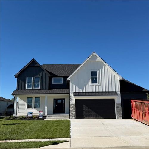 2340 Foxtail Dr, Kearney, MO, 64060-8396 | Card Image