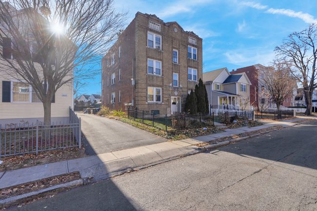 45-47 School St, Home with 12 bedrooms, 6 bathrooms and 6 parking in Hartford CT | Image 21