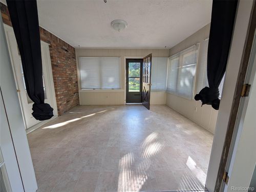 41215 Bruce Ave, Plymouth, MI, 48170-4601 | Card Image