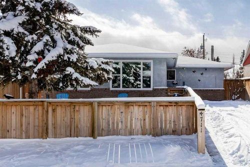 4711 29 Avenue Sw, Home with 3 bedrooms, 1 bathrooms and 3 parking in Calgary AB | Card Image
