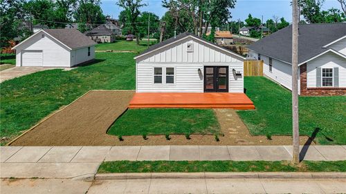 218 N 5th St, Rogers, AR, 72756-3720 | Card Image