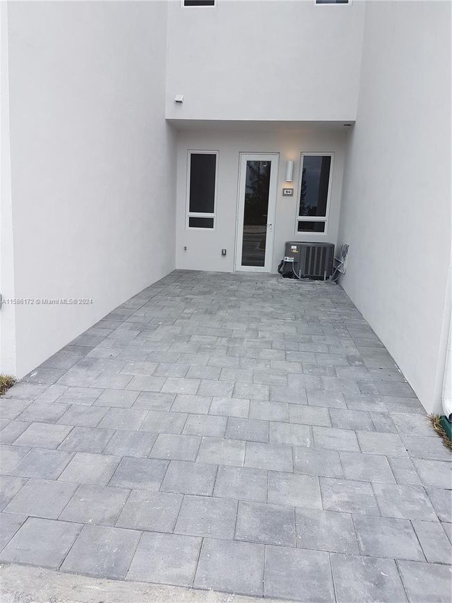 104 - 6415 Nw 102nd Path, Condo with 3 bedrooms, 2 bathrooms and null parking in Doral FL | Image 23