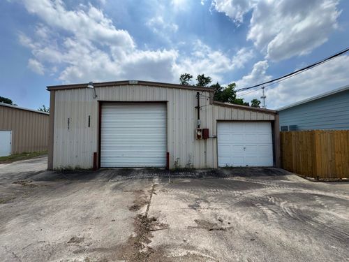 3011 Main Ave, Groves, TX, 77619-4408 | Card Image