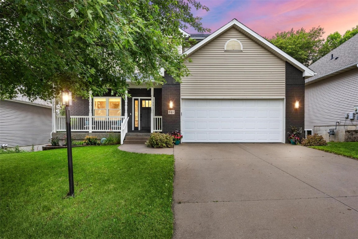 Avalon Pl, Coralville, IA 52241