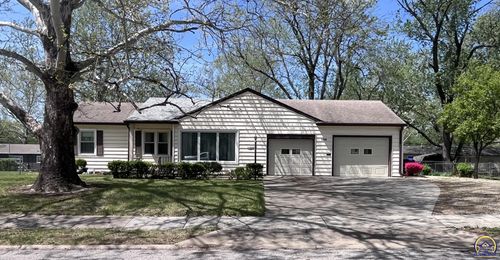 2325 Sw James St, Topeka, KS, 66614-1211 | Card Image