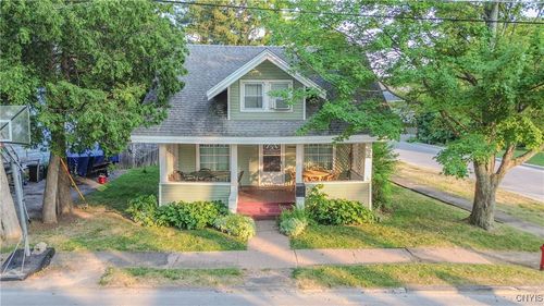 17 Crossmon St, Alexandria Bay, NY, 13607-1826 | Card Image