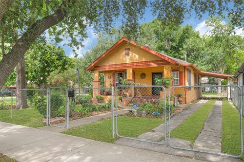 230 Lenox St, Houston, TX, 77011-3238 | Card Image