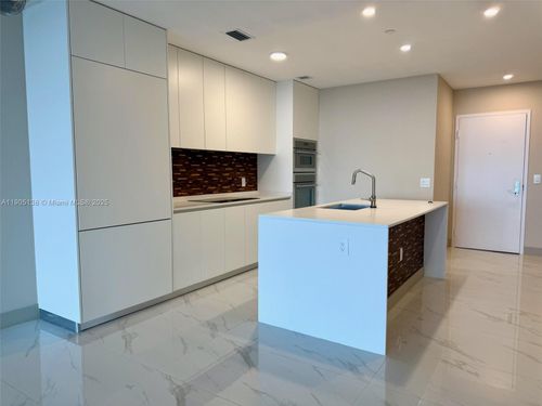 unit-406-700 Ne 24th St, Miami, FL, 33137-5499 | Card Image