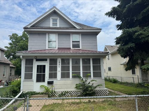 1051 Mclean Ave, Saint Paul, MN, 55106-6427 | Card Image