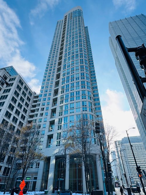 apt-306-345 N La Salle Dr, Chicago, IL, 60654-6167 | Card Image