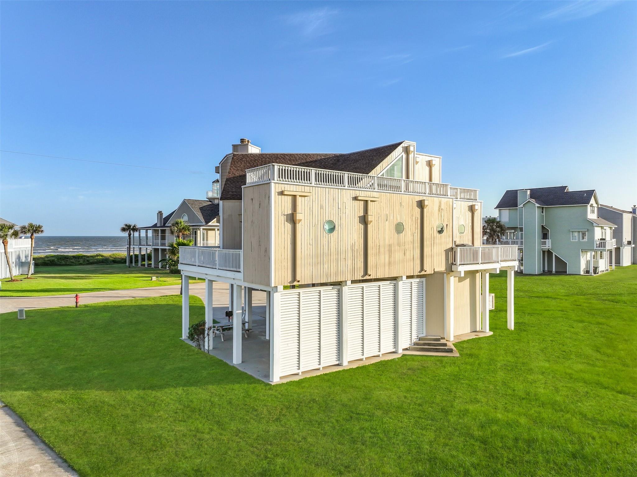 Residential in Galveston 4