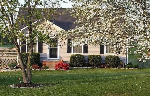 2046 Carneal Ln, Oak Grove, KY, 42262-9336 | Card Image