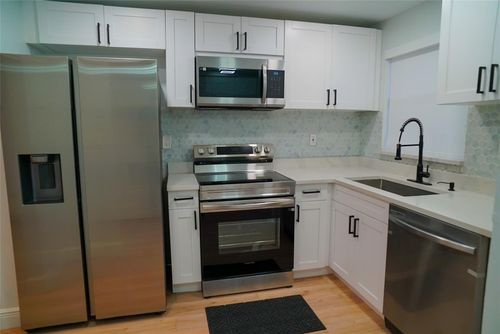 211-2780 N Pine Island Rd, Sunrise, FL, 33322-2292 | Card Image