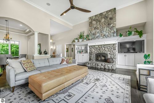 306 W Harbour Rdg, Maple City, MI, 49664-8713 | Card Image