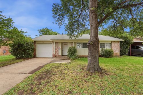 1511 E Tucker Blvd, Arlington, TX, 76010-5941 | Card Image
