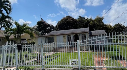 10820 Ne 5th Ave, Miami, FL, 33161-7127 | Card Image