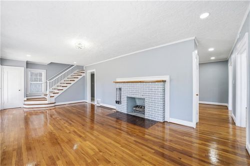 9502 Linwood Blvd, Independence, MO, 64052-1034 | Card Image