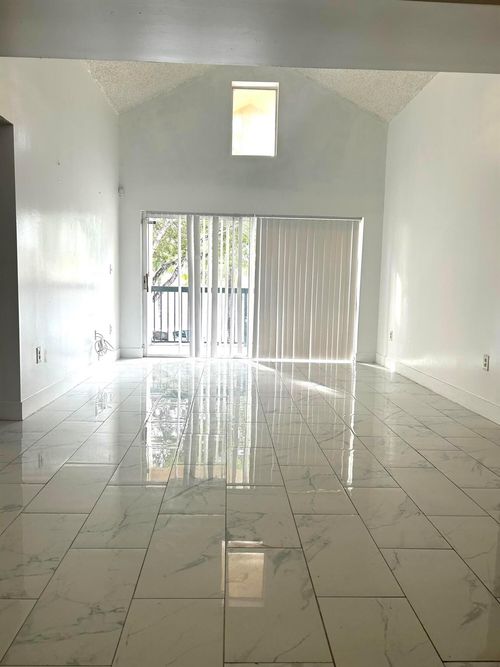 210-6296 Nw 186th St Street Nw, Hialeah, FL, 33015 | Card Image