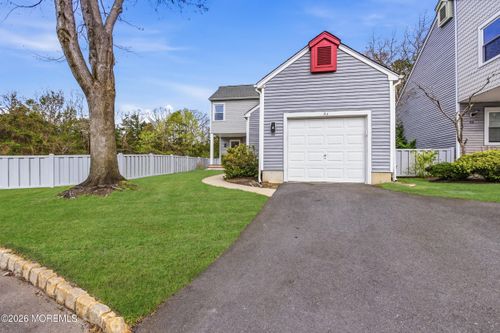 54 Turnberry Cir, Toms River, NJ, 08753-8348 | Card Image