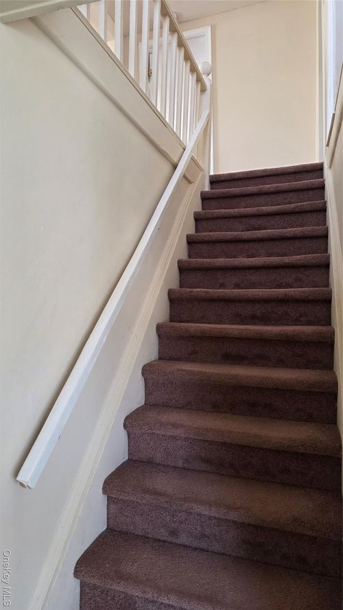 76 Church St, Nanuet, NY, 10954-3051 | Card Image