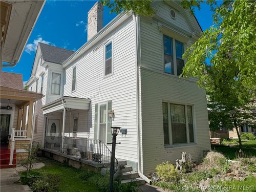 1211 E Elm St, New Albany, IN, 47150-3055 | Card Image