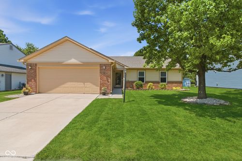 12536 Trophy Dr, Fishers, IN, 46038-3075 | Card Image