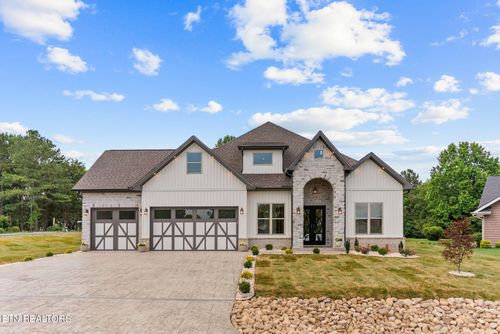 300 Oonoga Cir, Loudon, TN, 37774-3020 | Card Image