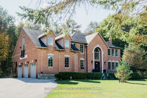 8 Greenvalley Cir, Stouffville, ON, L4A2L4 | Card Image