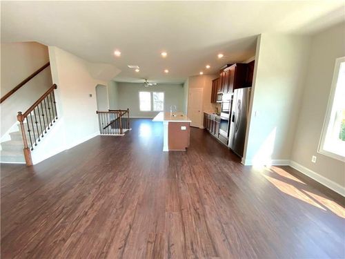 912 Sweetwater Grv, Woodstock, GA, 30188-6113 | Card Image