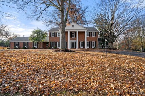 849 Bluespring Ln, Frontenac, MO, 63131-2614 | Card Image