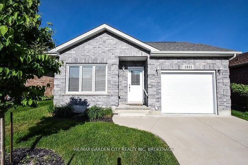 3951 Durban Lane, Vineland, ON, L0R2C0 | Card Image