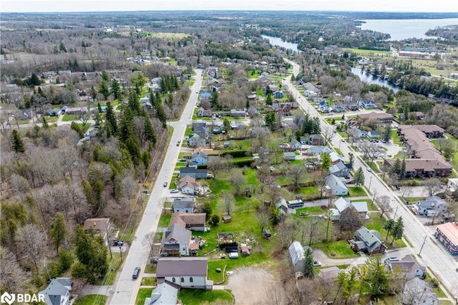 28 Bond St E, House other with 3 bedrooms, 2 bathrooms and 2 parking in Fenelon Falls ON | Image 43
