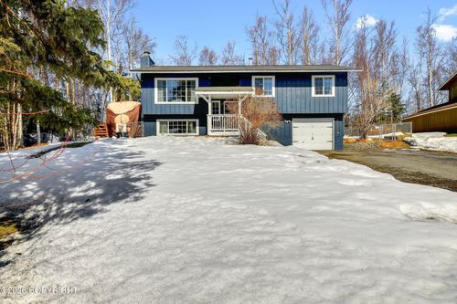 17507 Kantishna Dr, Eagle River, AK, 99577-8229 | Card Image