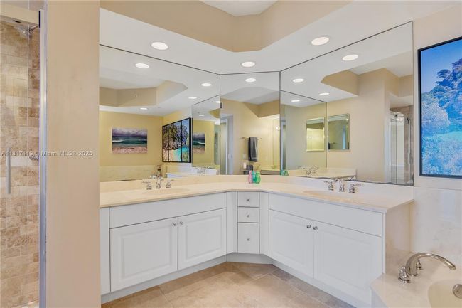 APT-7C - 3000 N Highway A1a, Condo with 3 bedrooms, 3 bathrooms and null parking in Hutchinson Island FL | Image 23