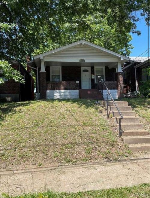 3507 Colonial Ave, Normandy, MO, 63121-5101 | Card Image