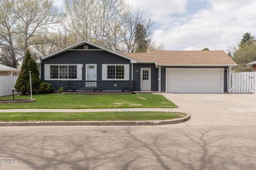 908 Midway Dr, Bismarck, ND, 58501-2427 | Card Image