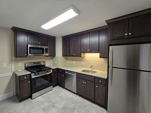 apt-7-288 Pleasant St, Stoughton, MA, 02072-2570 | Card Image