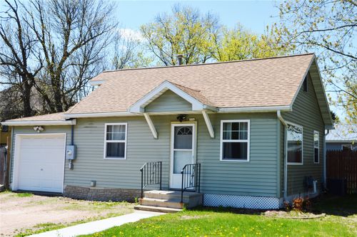 204 S 2nd St, Cameron, WI, 54822-9552 | Card Image