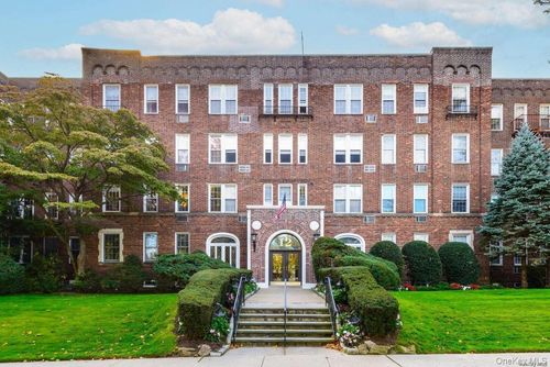 b6-12 Hamilton Pl, Hempstead, NY, 11550-6212 | Card Image